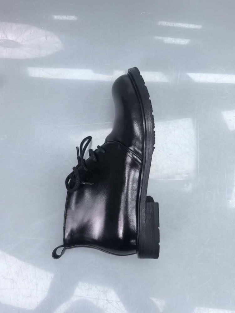 Stivaletti Martin corti stringati in pelle Shell Cordovan autentica